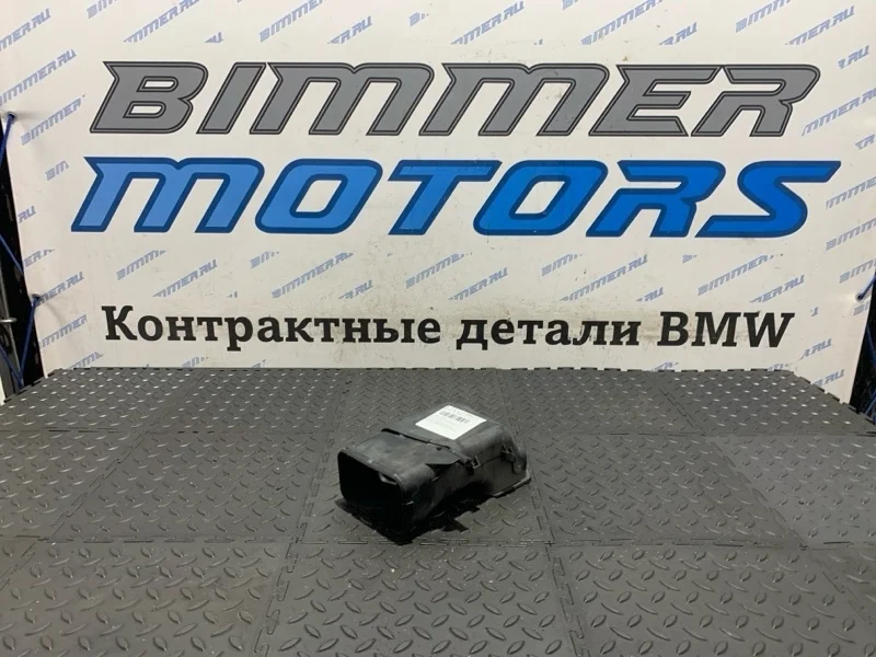 Воздухозаборник Bmw 750Li 2013 13717577471 F02 N63B44B