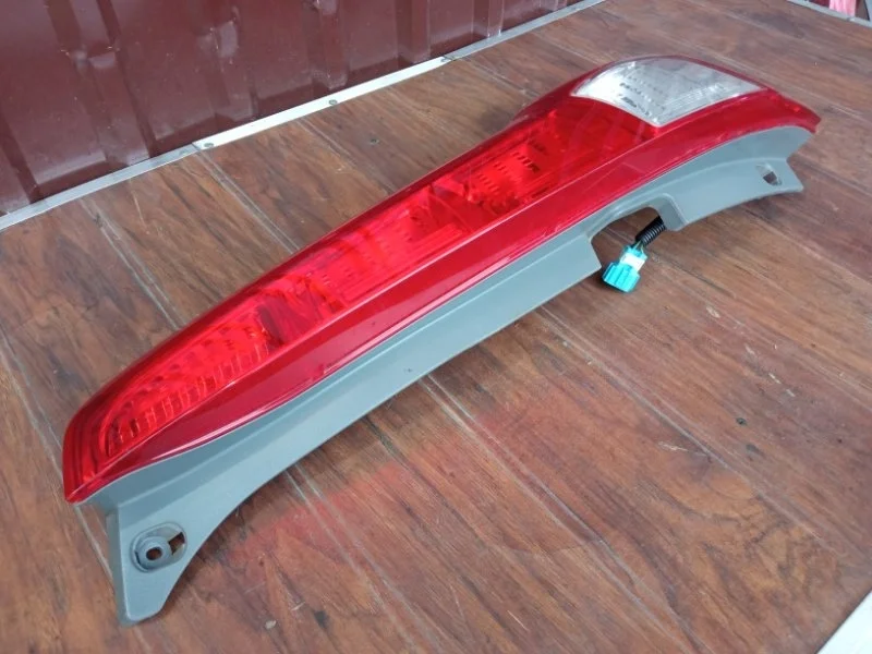 Фонарь Honda CR-V 3 2007-2012