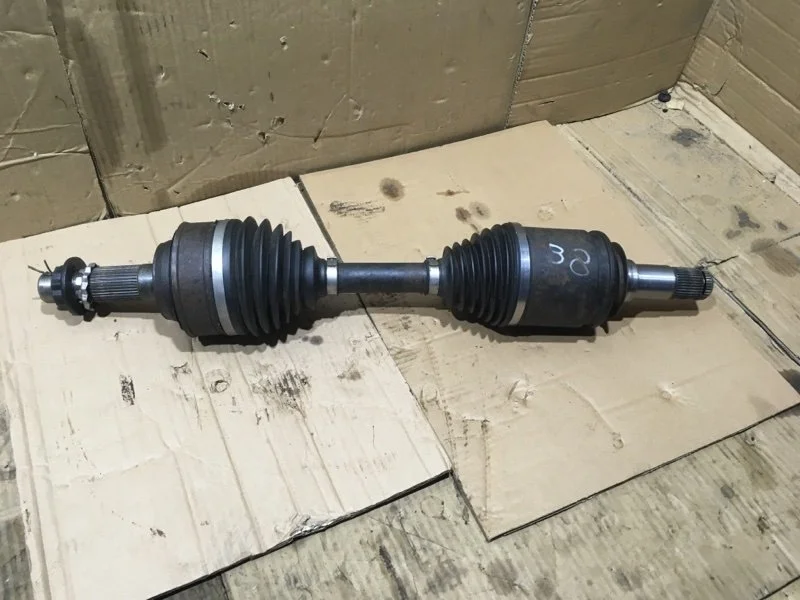 Полуось передняя Toyota Land Cruiser 2011 4343060071 URJ200 1VD-FTV 4.5, передний
