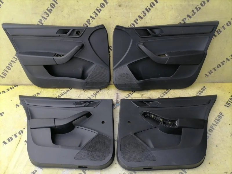 Обшивка двери Skoda Rapid 2013-2020 2015 60U867013 1.6 CWVB 90Л/С