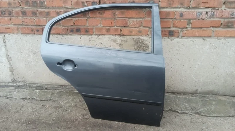 Дверь задняя правая Skoda Octavia A4