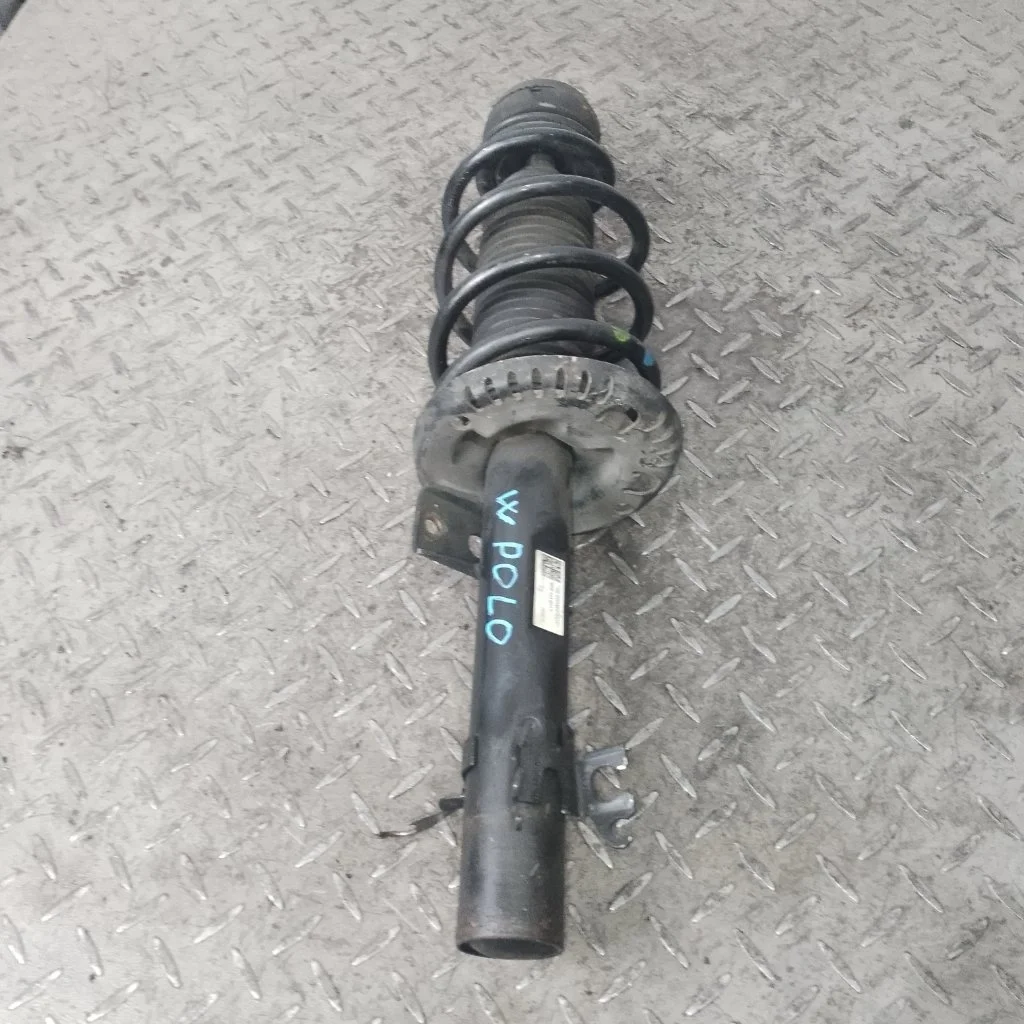 Стойка амортизатора в сборе Volkswagen Polo 6R0413031F CJZ, передняя
