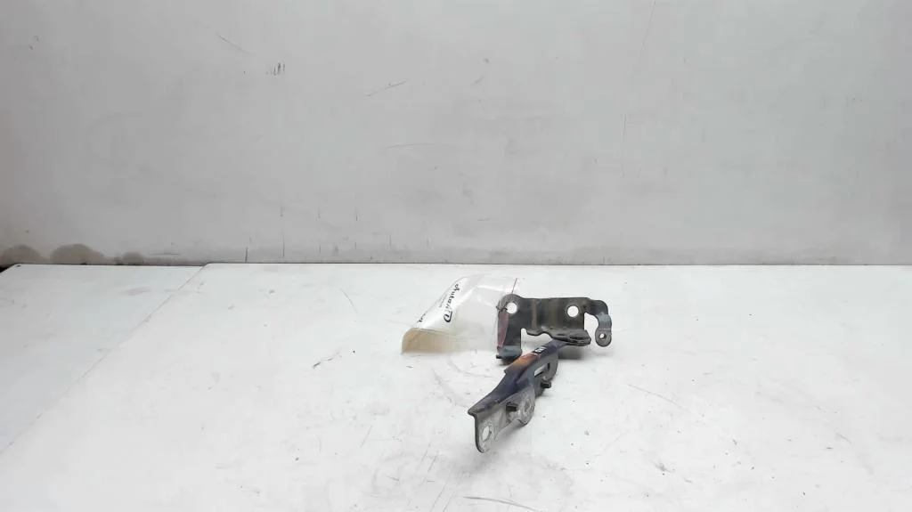 Петля капота правая Kia Cerato