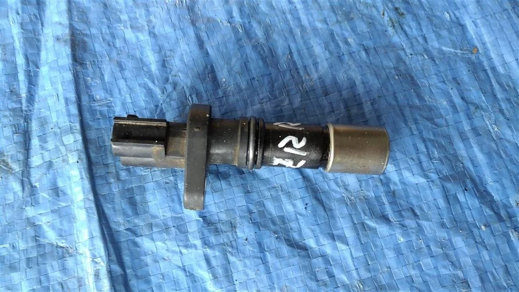 Б.у. датчик коленвала TOYOTA NOAH ZRR70 TOYOTA NOAH ZRR70