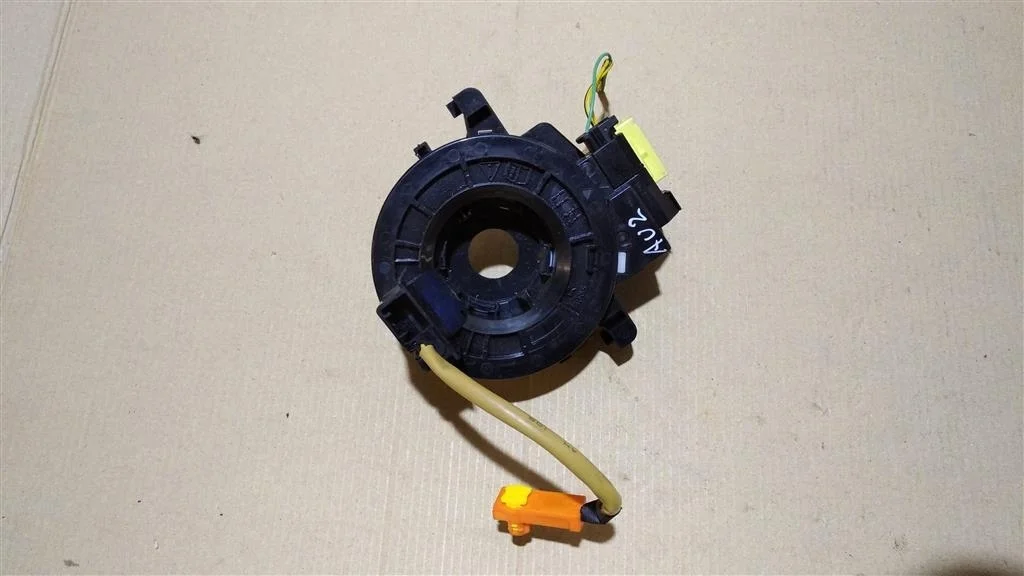 Б.у. шлейф рулевой TOYOTA AURIS ZRE150 TOYOTA AURIS ZRE150