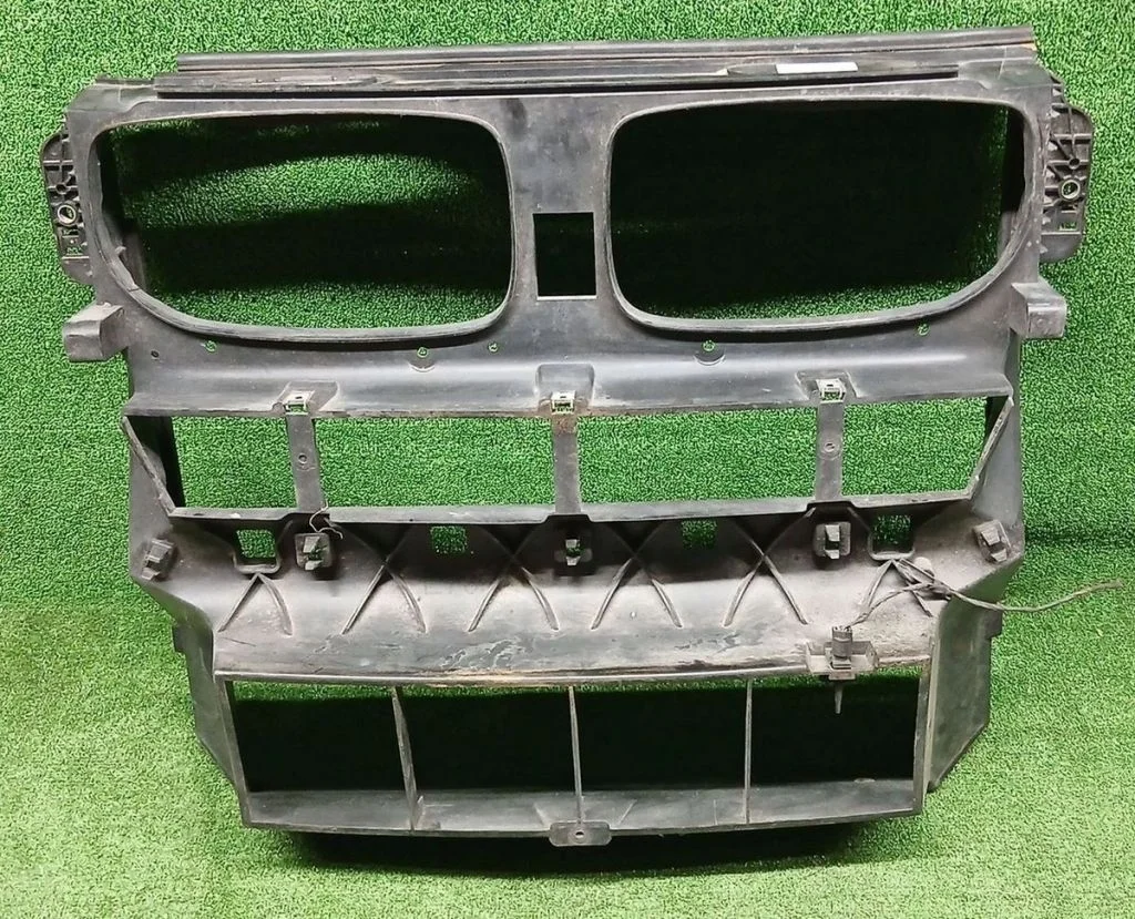 Рамка радиатора BMW X5 II E70