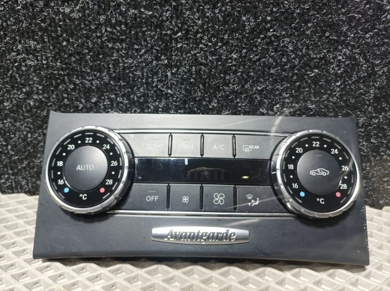 Блок управления климат-контролем Mercedes-Benz C-Klasse 2014 A2049006608 W204 M271.820