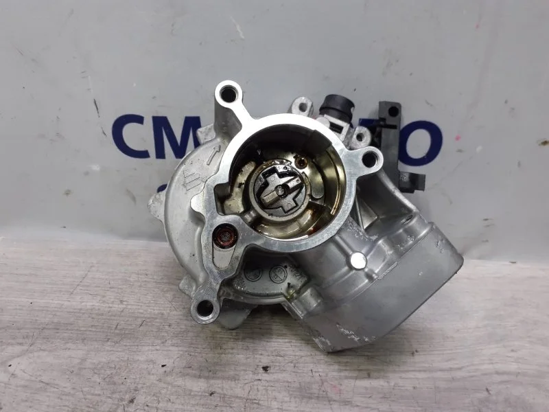 Вакуумный насос Audi A6 2015 06L145100F C7 2.0T CYP