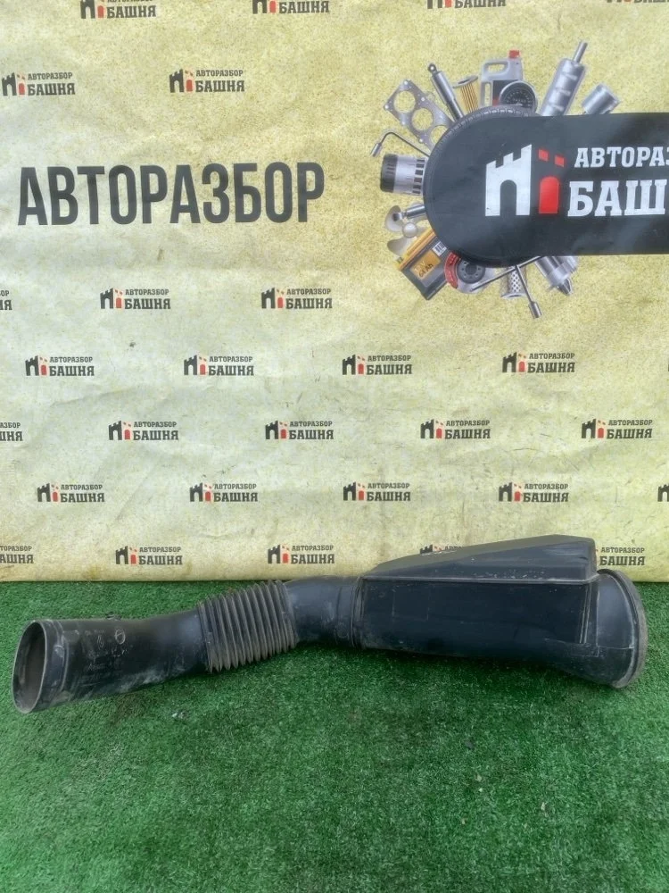 Воздухозаборник Nissan Almera 2014 G15