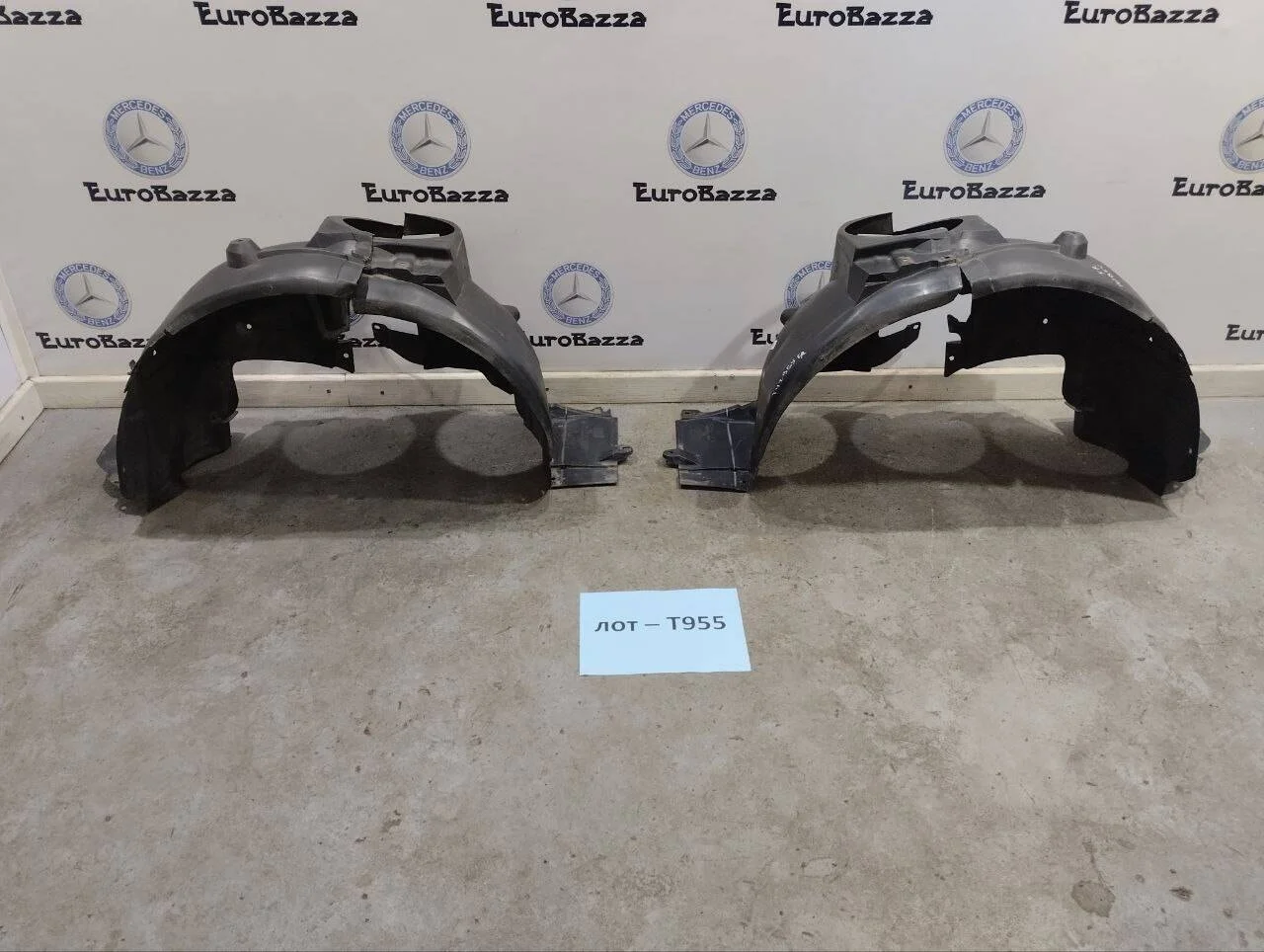 Подкрылок передний Mercedes W203