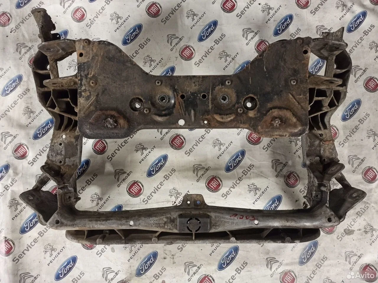 Подрамник mercedes w-203.2001г.в