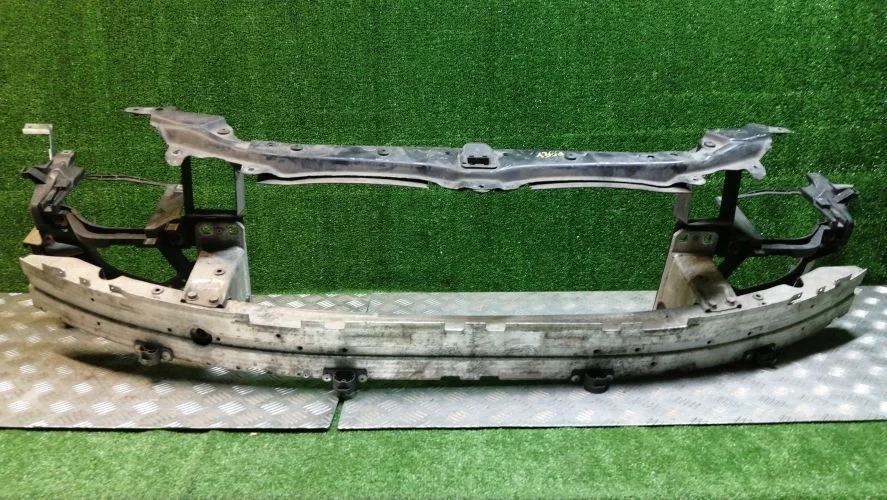 верхняя планка рамки радиатора Bmw N52B30,N52B25A E60 Bmw 5-Series N52B30,N52B25A E60 7147088,51647033741,51647163462,51647054360,51647163483,51647163484