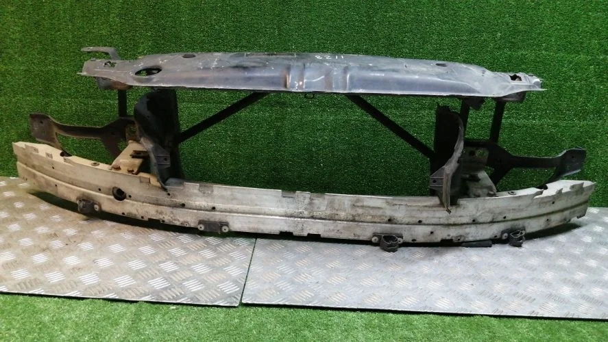 верхняя планка рамки радиатора Bmw N52B30,N52B25A E60 Bmw 5-Series N52B30,N52B25A E60 7147088,51647033741,51647163462,51647054360,51647163483,51647163484