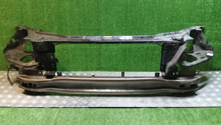 рамка радиатора Volvo D5244T10,D5244T15 DZ Volvo Xc60 D5244T10,D5244T15 DZ 30762259,31297692,31416750,31420309
