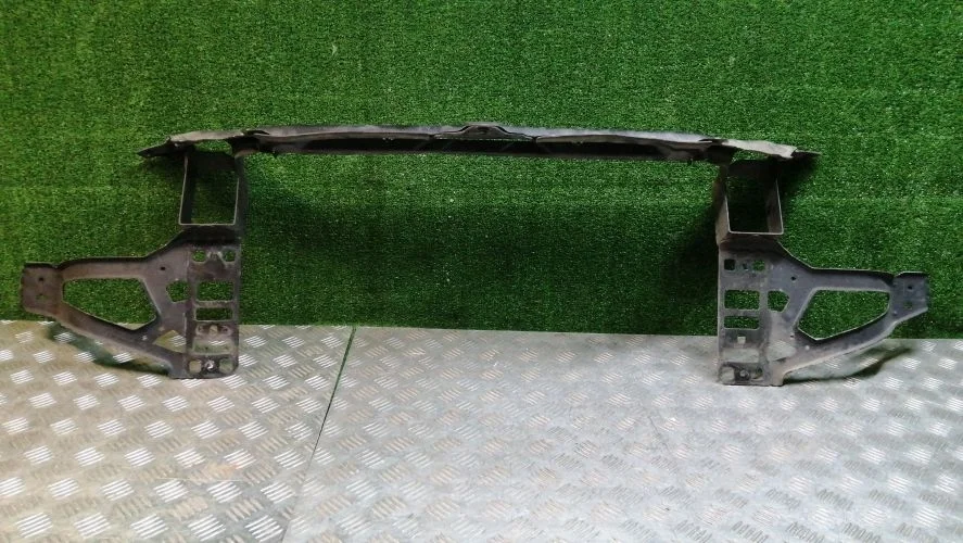 верхняя планка рамки радиатора Bmw N52B30,N52B25A E60 Bmw 5-Series N52B30,N52B25A E60 7147088,51647033741,51647163462,51647054360,51647163483,51647163484