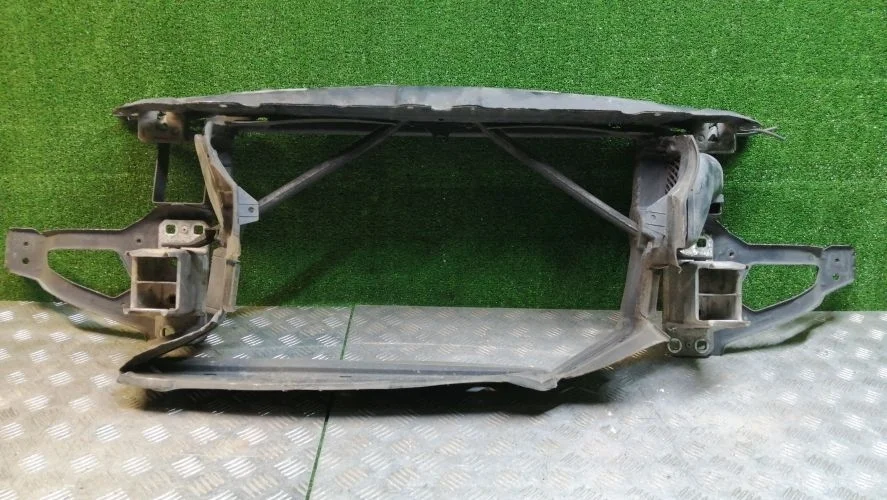 верхняя планка рамки радиатора Bmw N52B30,N52B25A E60 Bmw 5-Series N52B30,N52B25A E60 7147088,51647033741,51647163462,51647054360,51647163483,51647163484