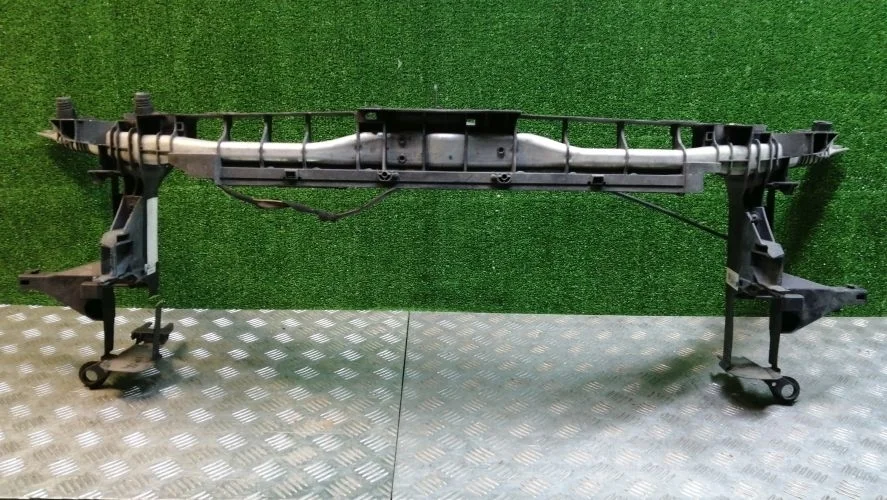 верхняя планка рамки радиатора Mercedes-Benz 651901 W246,T246 Mercedes-Benz B-Class 651901 W246,T246 A2466200315,A2466200234