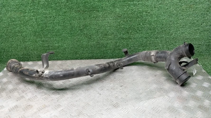 патрубок интеркулера Audi,Volkswagen BUG,BKS 4LB,7LA Audi,Volkswagen Q7,Touareg BUG,BKS 4LB,7LA 7L6145795S,7L6145795AE,7L6145795Q