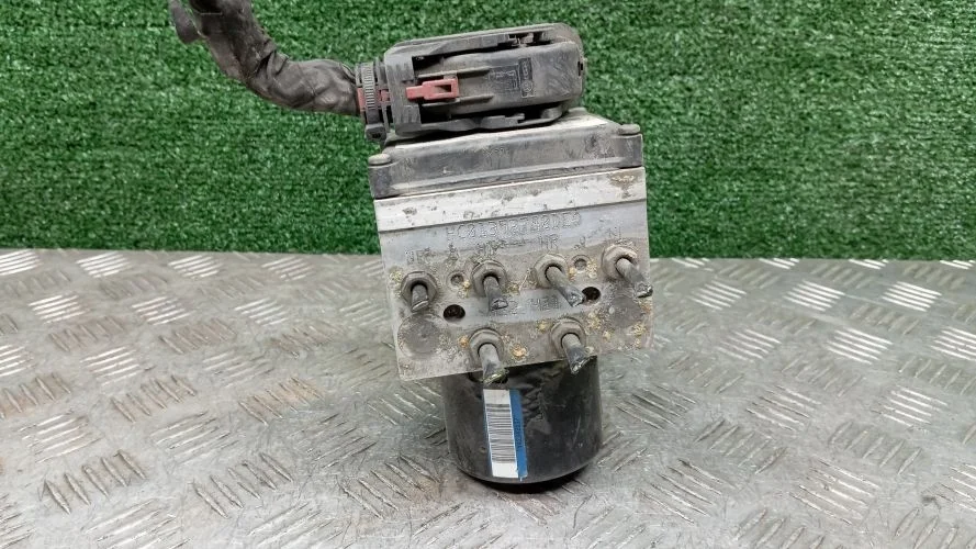 блок abs Volkswagen CBAB,CBBB,BVY 3С2,B6,357,3C2,358 Volkswagen Passat,Passat Cc CBAB,CBBB,BVY 3С2,B6,357,3C2,358 3C0614109AF,3C0614109AJ,3C0614109T