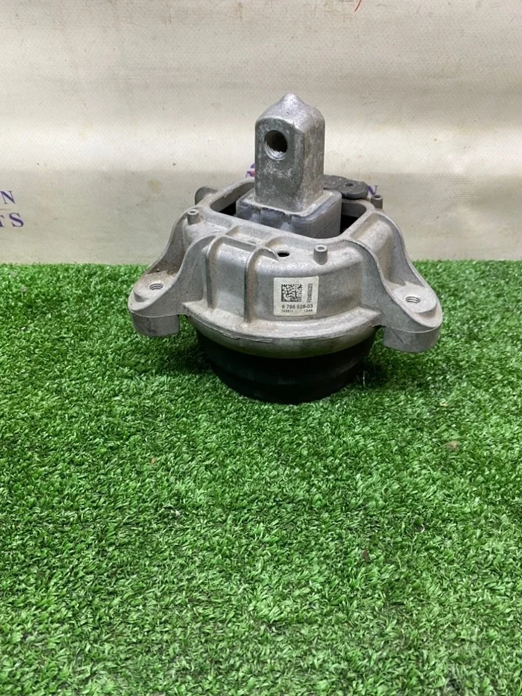 Подушка двигателя BMW 530i F10