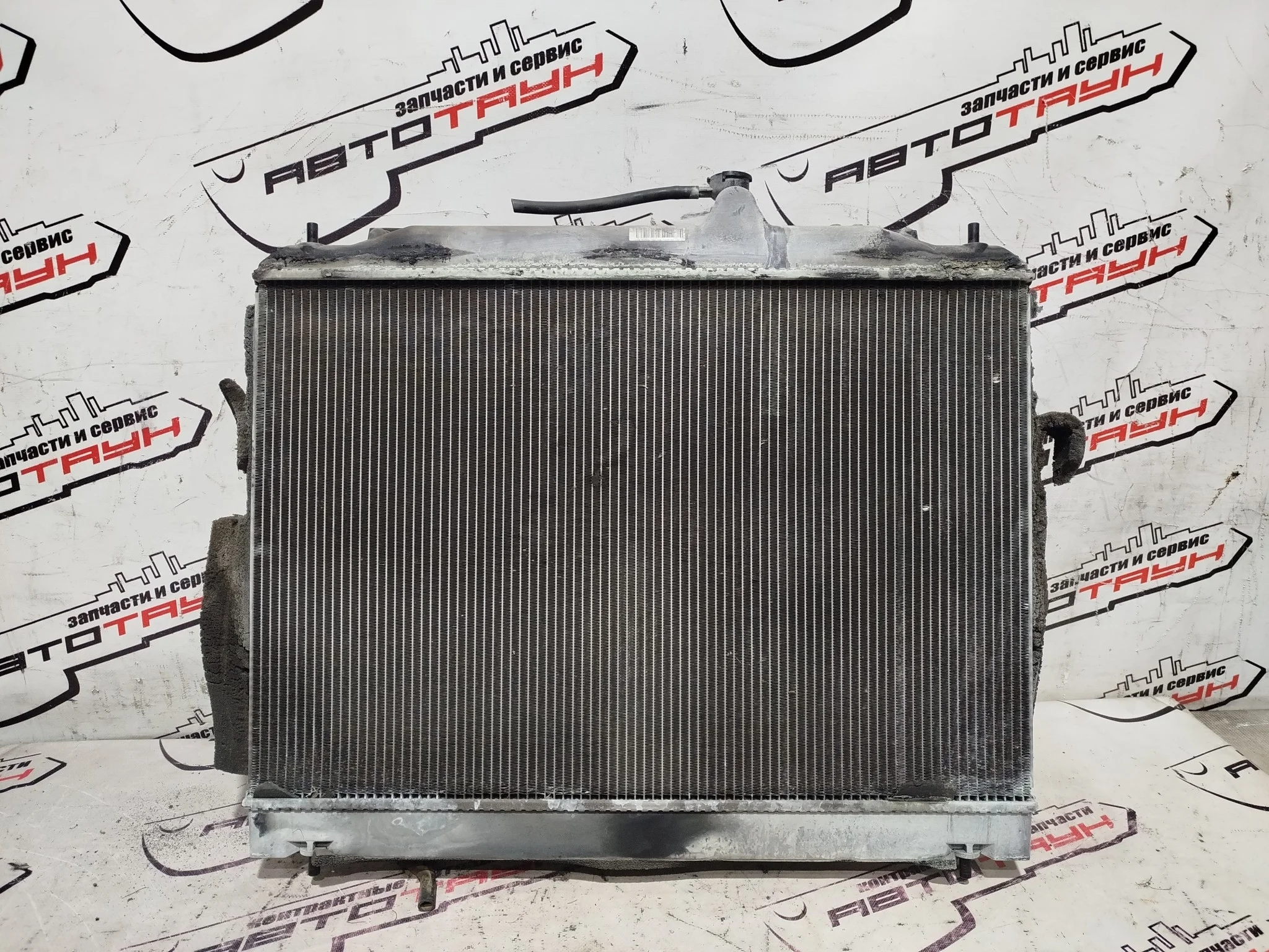 РАДИАТОР ДВИГАТЕЛЯ NISSAN SUZUKI MR20-DE LANDY SERENA C25 CC25 CNC25 NC25 SC25 SNC25 БЕЗ ТРУБОК 21410CY000 QA3982Z