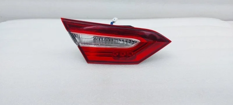 Фонарь Toyota Camry 2021 70
