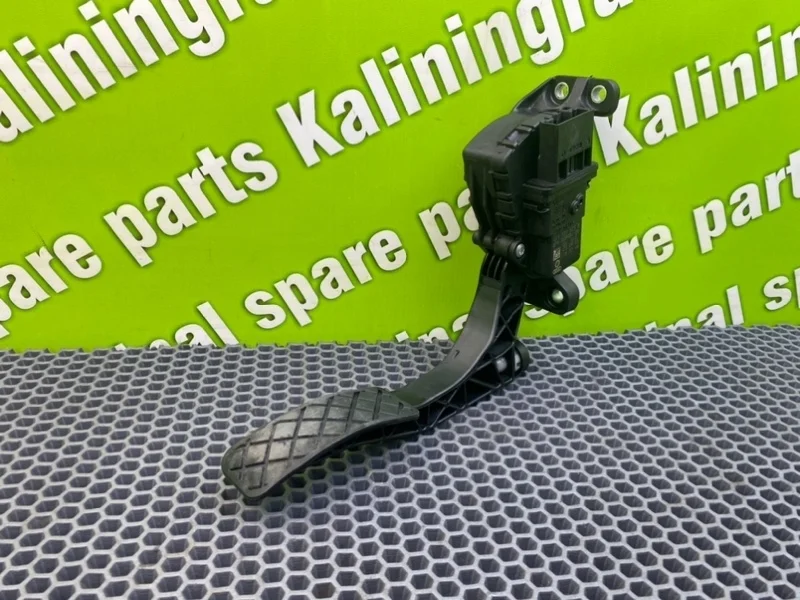 Педаль газа Audi A6 2005 C6 (4F2)