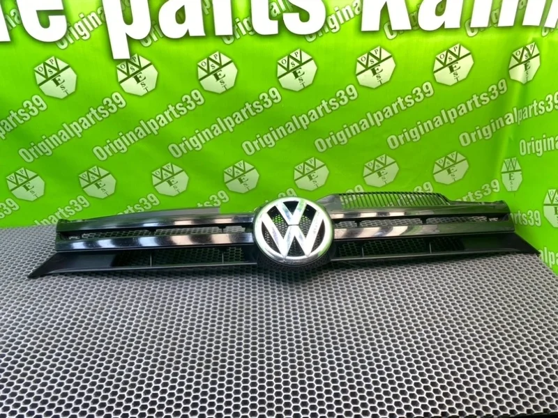Решетка радиатора Volkswagen Golf 2010 MK6