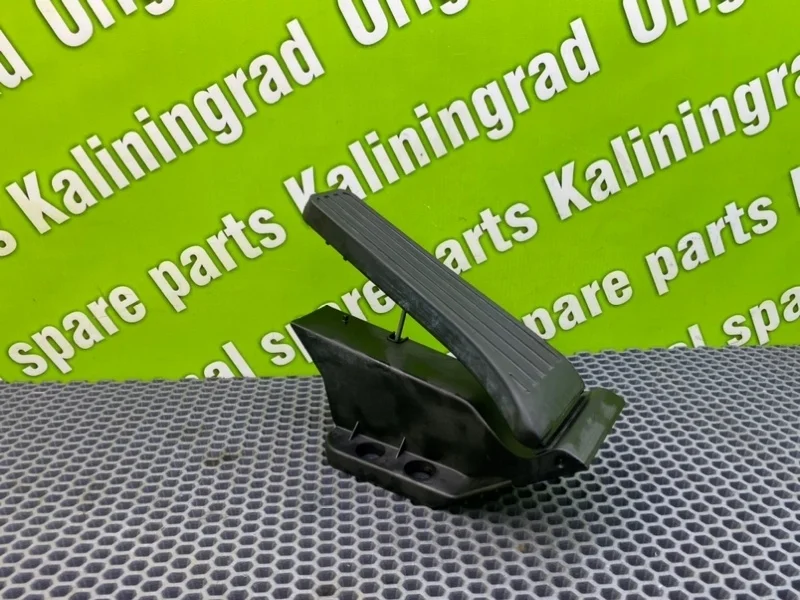 Педаль газа Mercedes-Benz -Class 2012 S204