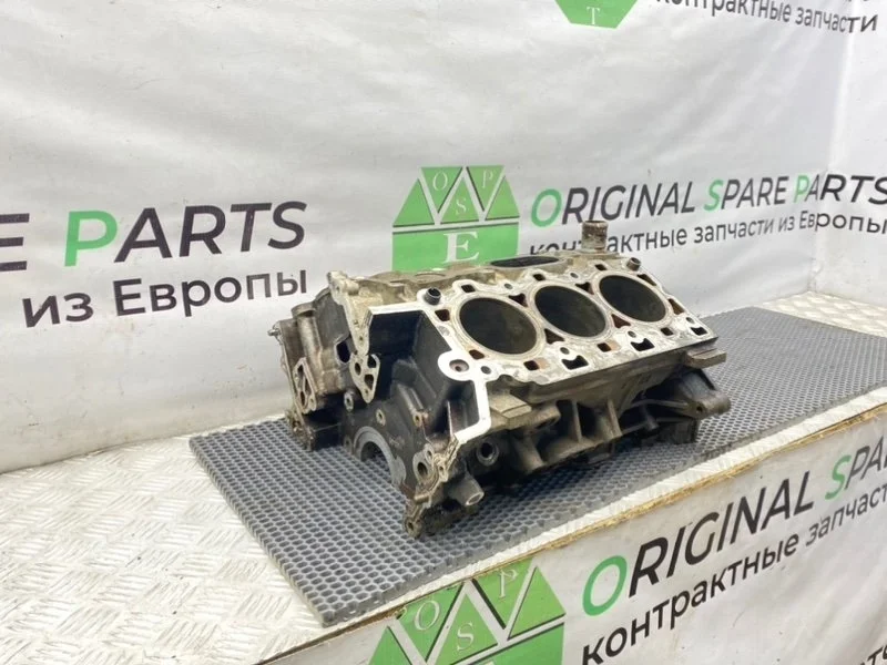 Блок цилиндров Mazda MPV 2001 LW5W
