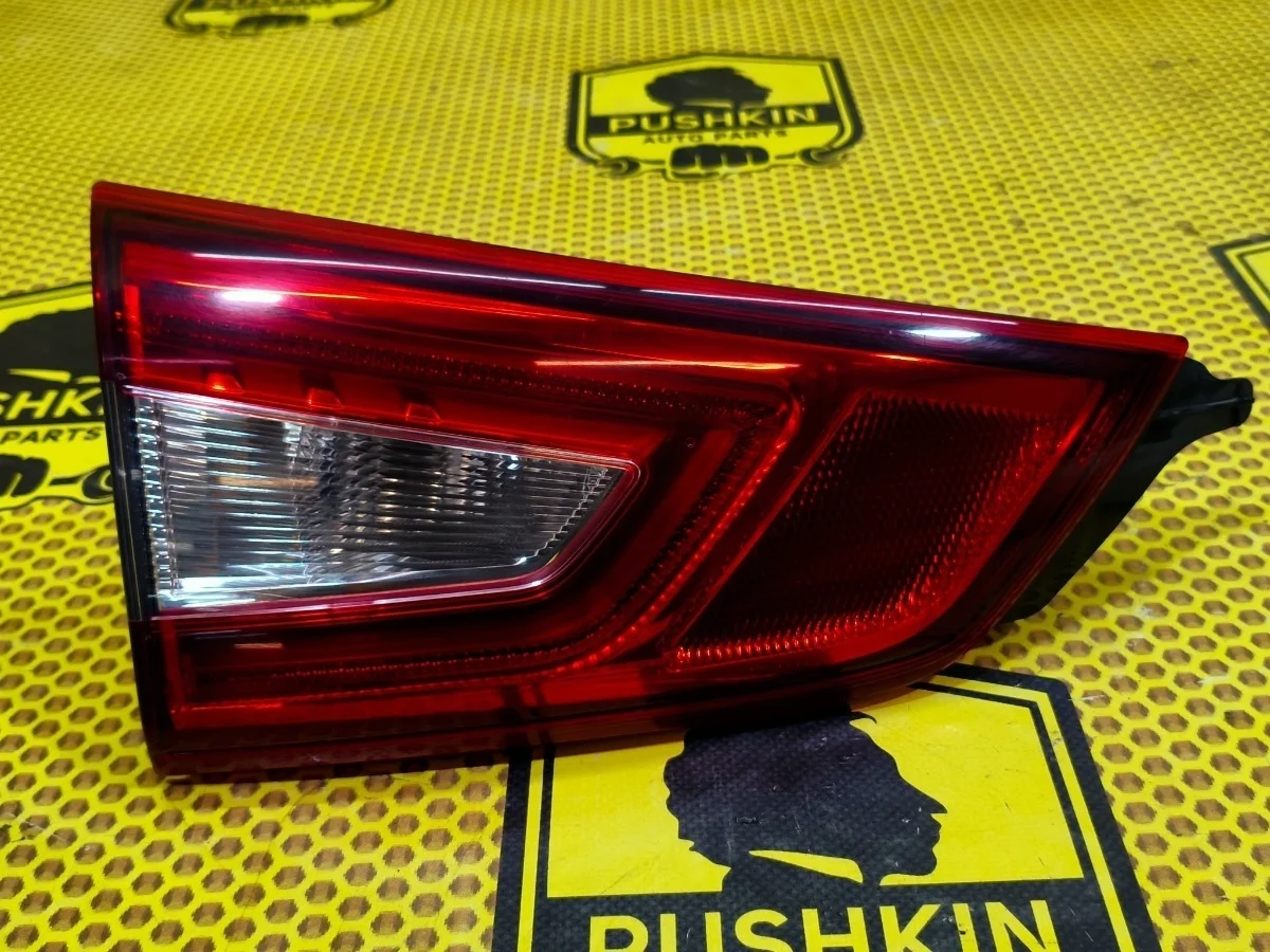 Фонарь в крышку багажника Nissan Qashqai 2018 J11