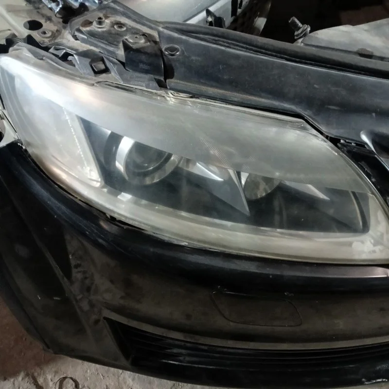 Фара ксеноновая Audi Q7 2008 4LB