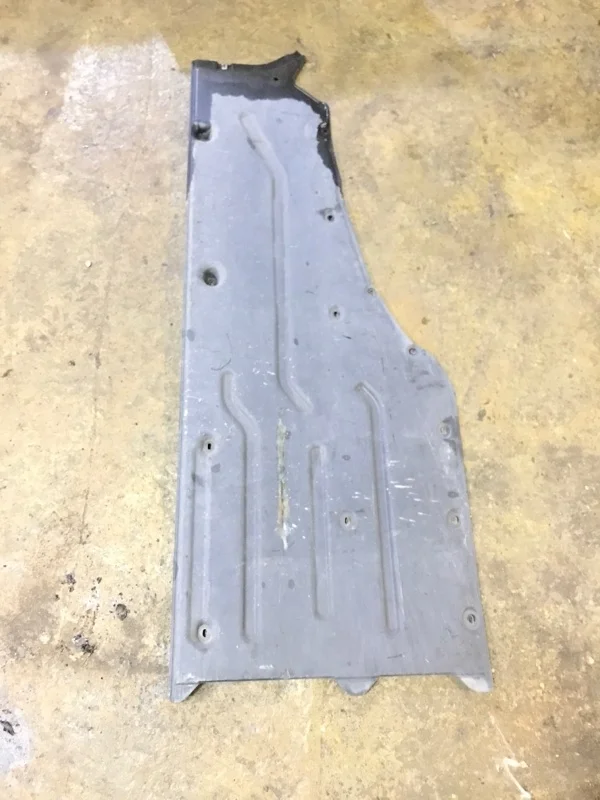 Защита днища кузова Bmw 7 2005 51717020534 E65 N62B48, правая