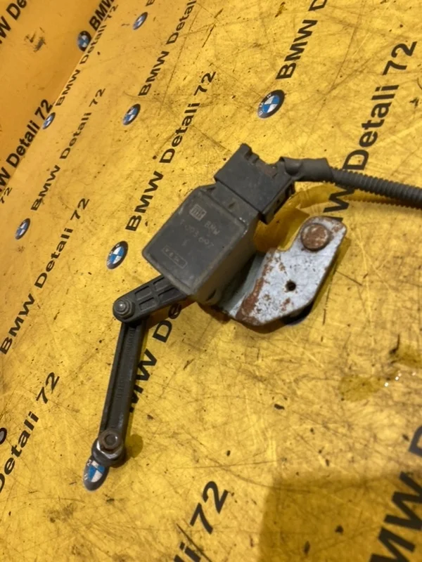 Датчик дорожного просвета Bmw 5 2004 37146784697 E60 M54B30, задний