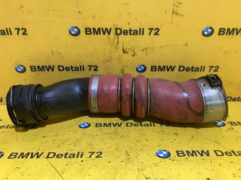 Патрубок интеркулера Bmw 5 2010 13717583728 F07 N55B30A