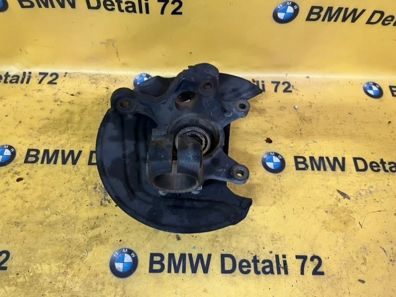 Кулак поворотный Bmw X3 2007 31213450557 E83 N52B25AF, передний левый
