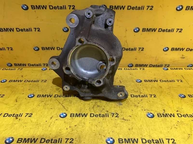 Кулак поворотный Bmw 3 2007 31216793924 E92 N46B20, передний правый