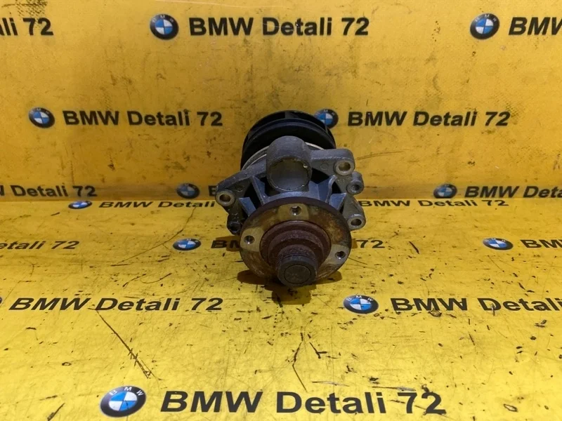 Помпа Bmw 5 2004 11517509985 E60 M54B30