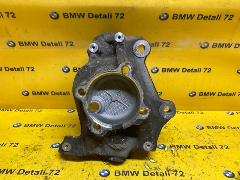 Кулак поворотный Bmw 3 2008 31216793923 E90 N46B20, передний левый