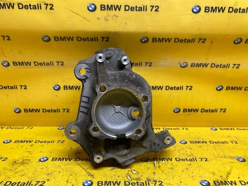Кулак поворотный Bmw 3 2008 31216793924 E90 N46B20, передний правый