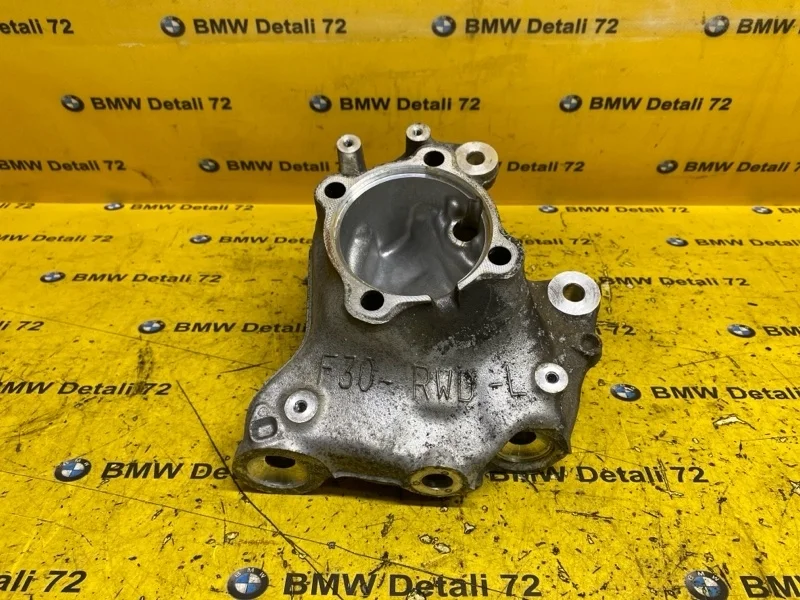 Кулак поворотный Bmw 3 2013 31216792287 F30 N20B20A, передний левый