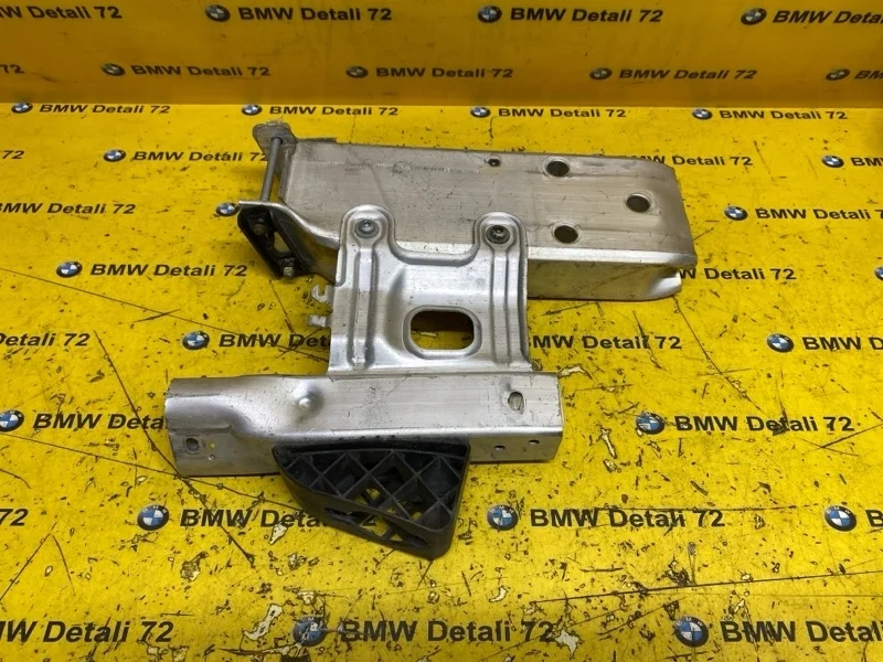Кронштейн усилителя бампера Bmw 3 2012 51117266192 F30 N20B20B, передний правый