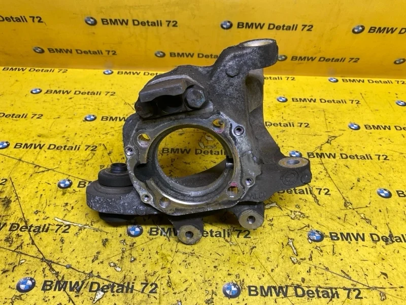 Кулак поворотный Bmw X5 2006 33321095239 E53 M54B30, задний левый