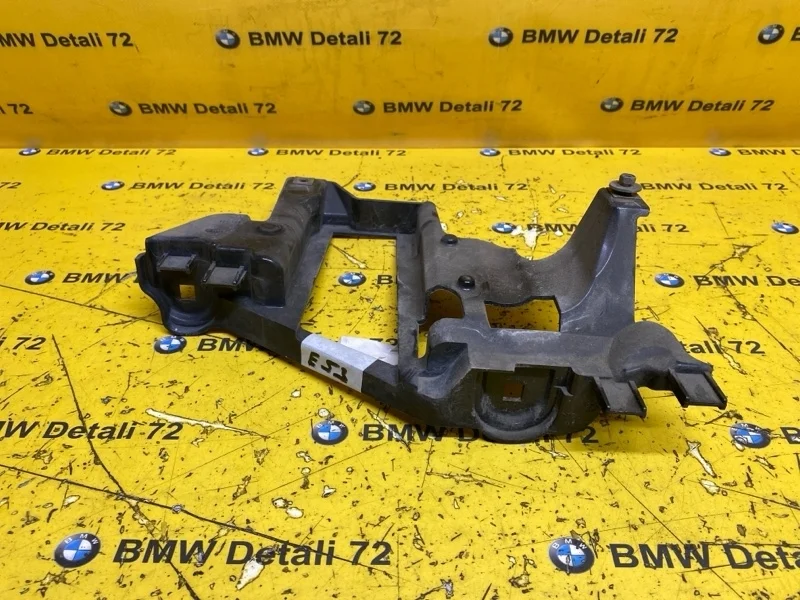 Кронштейн фары Bmw X5 2006 63126927798 E53 M54B30, передний правый