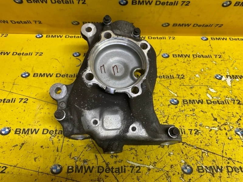 Кулак поворотный Bmw 7 2008 31216753462 E65 N62B48, передний правый