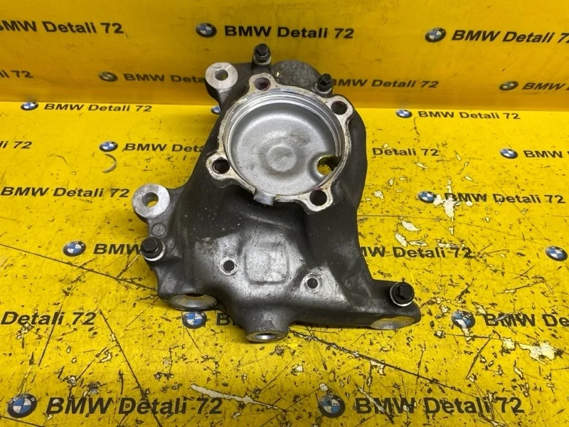 Кулак поворотный Bmw 7 2008 31216753462 E65 N62B48, передний правый