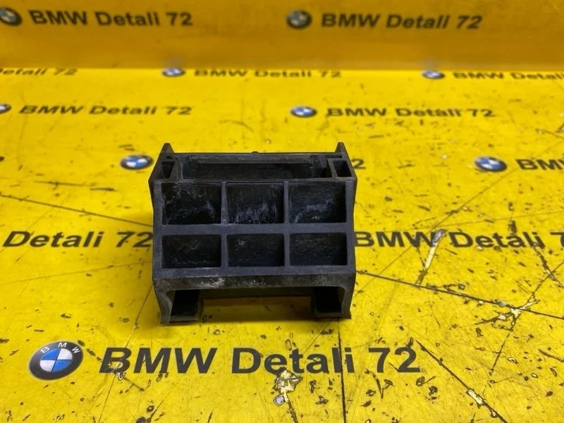 Кронштейн радиатора Bmw 5 2006 17117542517 E60 N52B25AF