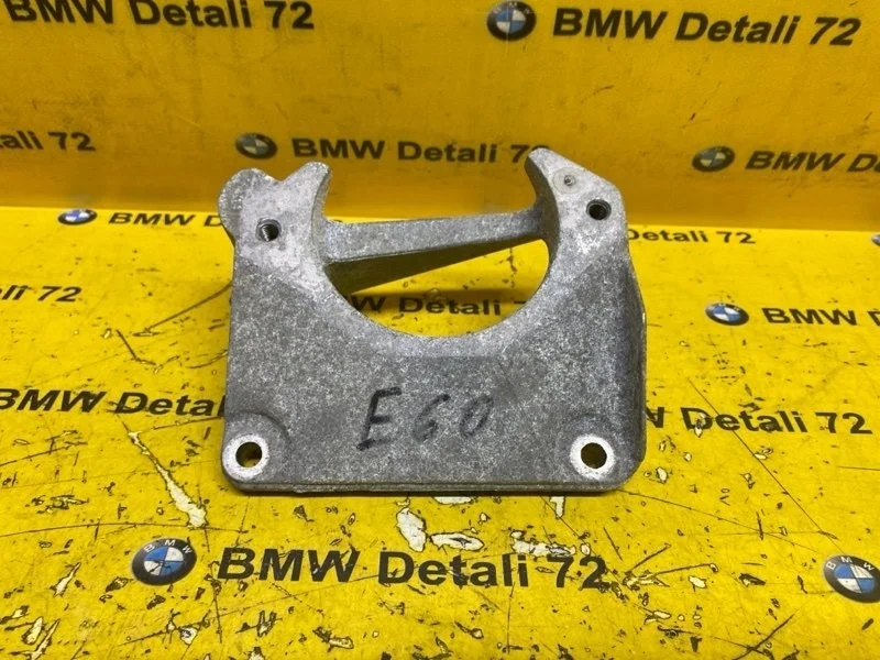 Кронштейн двигателя Bmw 5 2006 22116761117 E60 N52B25AF