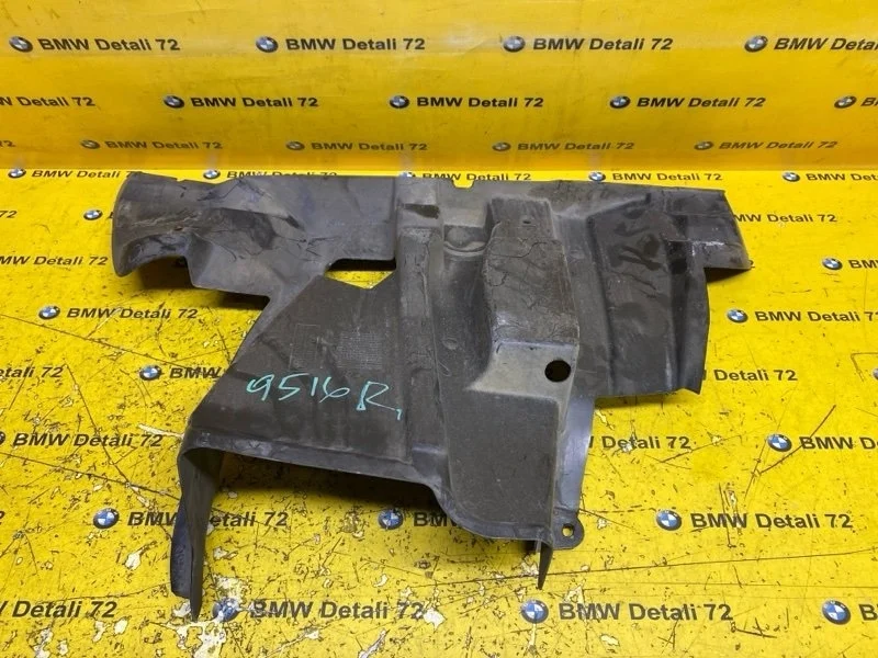 Пыльник двигателя Bmw X5 2006 51718408960 E53 M54B30, передний правый