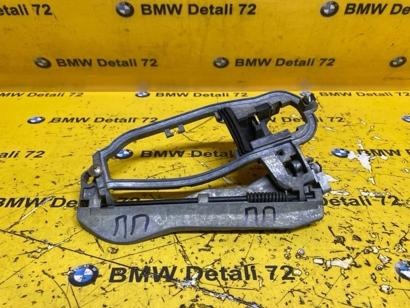 Кронштейн ручки двери Bmw X5 2003 51218243616 E53 M54B30, передний правый